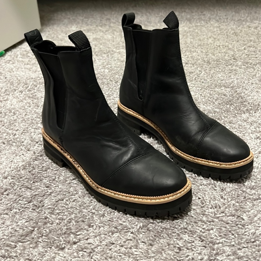 Toms Chelsea Boots